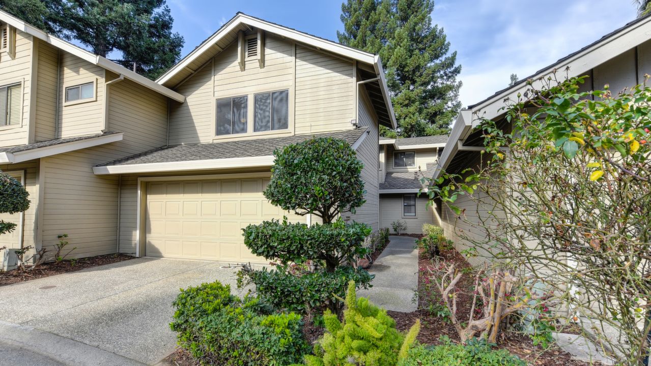 2026 University Park Dr, Sacramento, CA, 95825 Scene 2