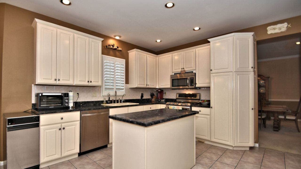 3 Woodstone Dr, Doylestown, PA, 18901 Scene 3