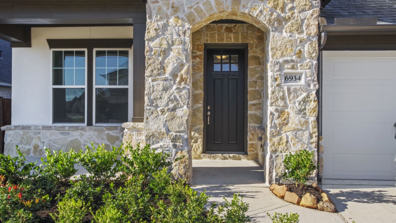 6934GoldstrumWay_003