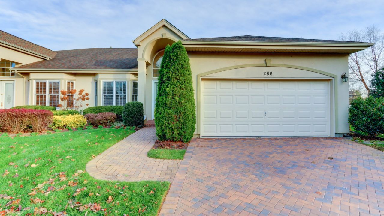 286 Madeira Blvd, Melville, NY, 11747 Scene 1