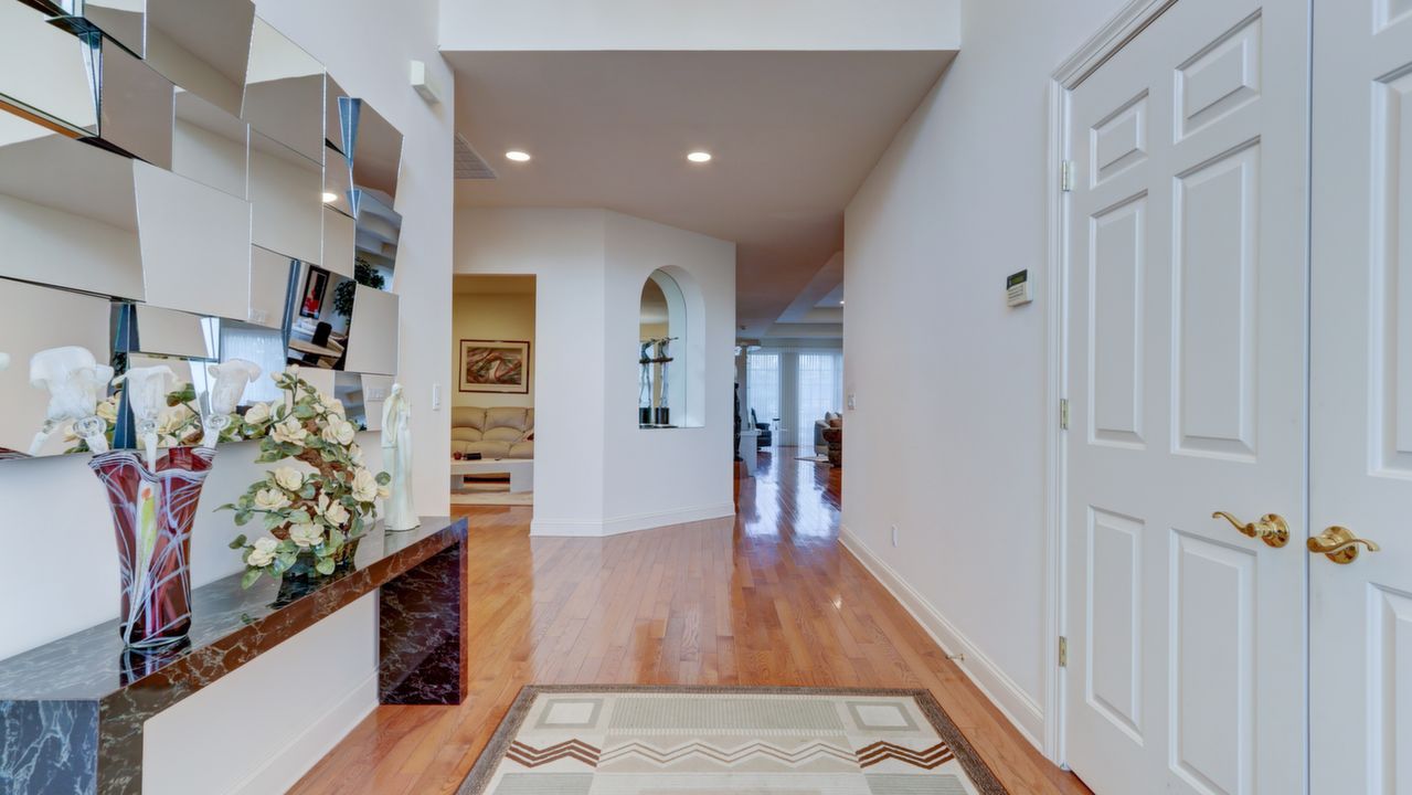 286 Madeira Blvd, Melville, NY, 11747 Scene 4