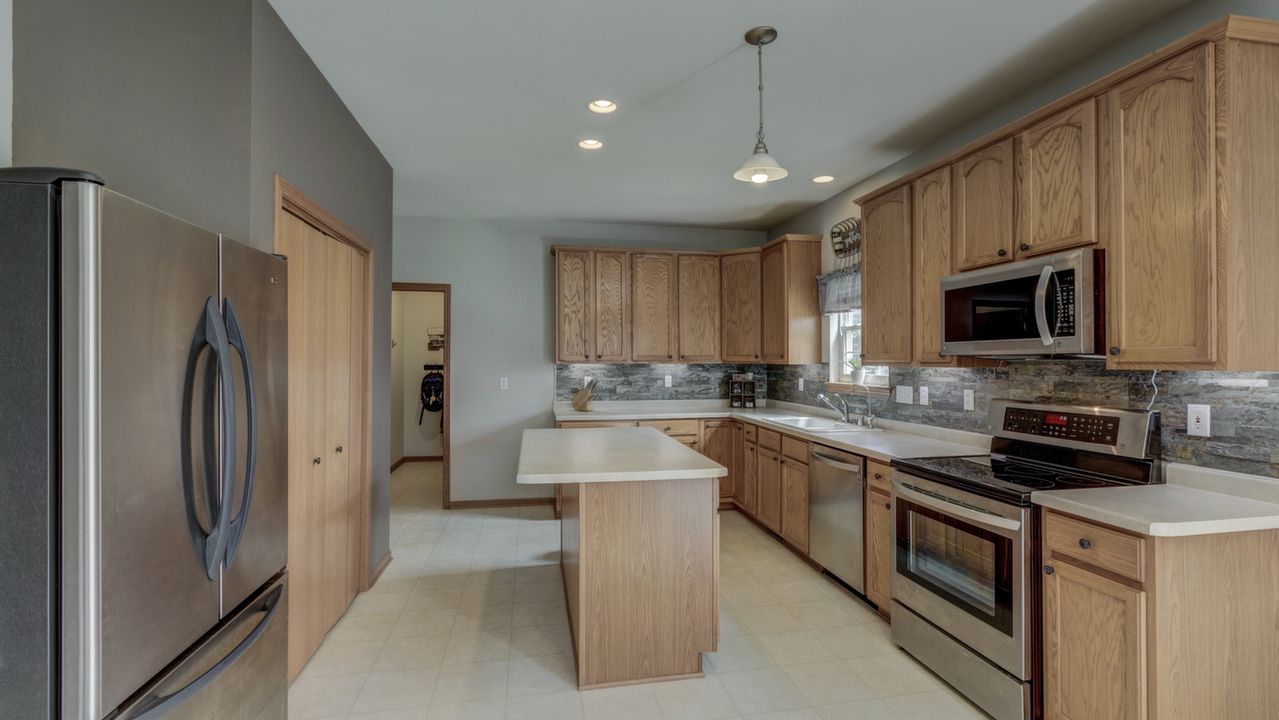 1303 Riva Ridge, Caledonia, WI, 53402 Scene 4