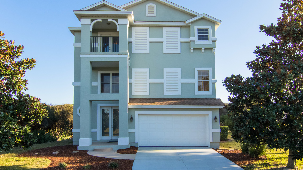 7 Bedrooms, 5 Bathrooms