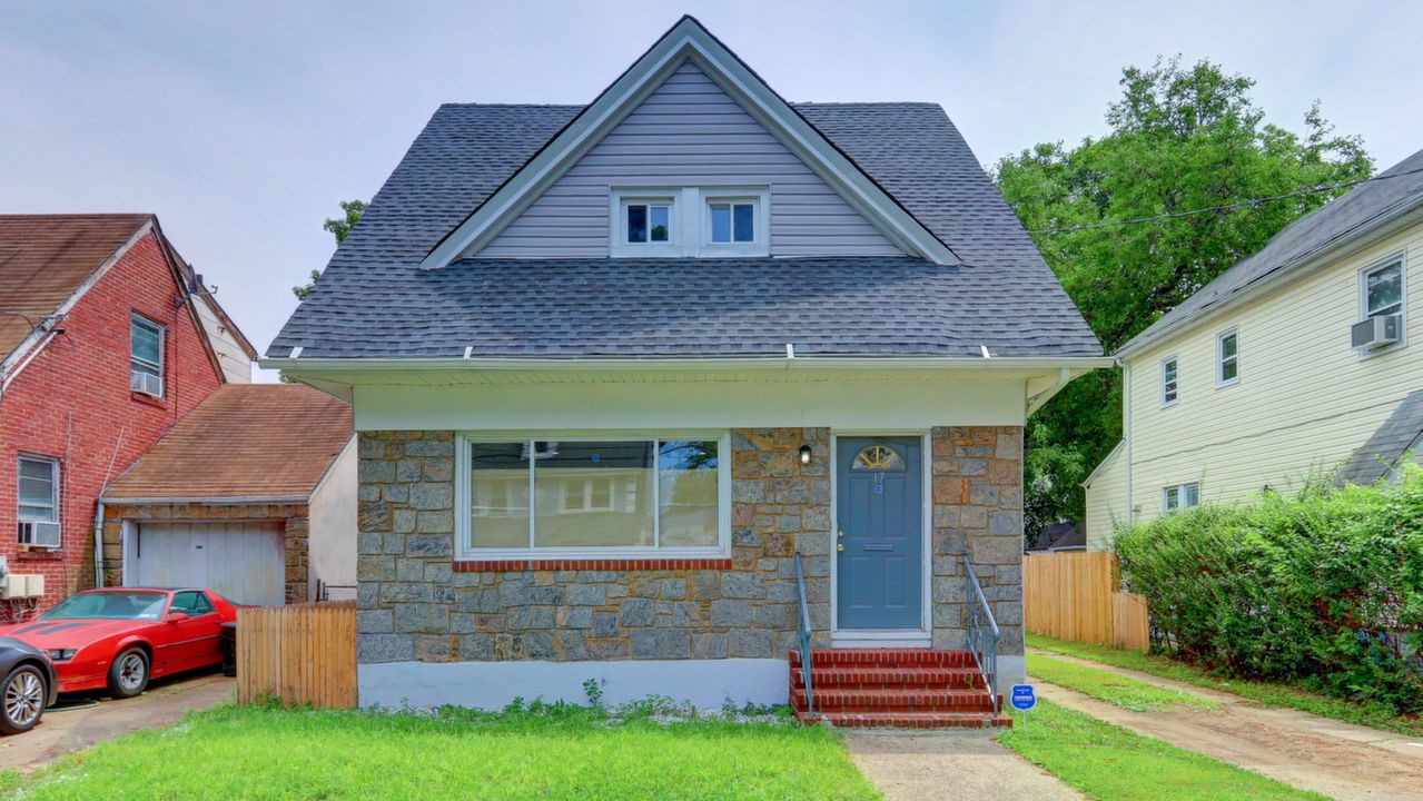 17 W Clinton Ave, Roosevelt, NY, 11575 Scene 2