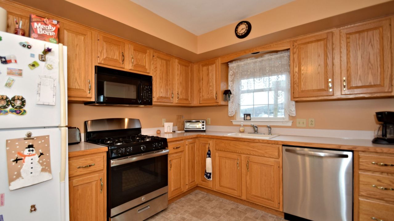 303 Battenkill Dr, Douglassville, PA, 19518 Scene 3