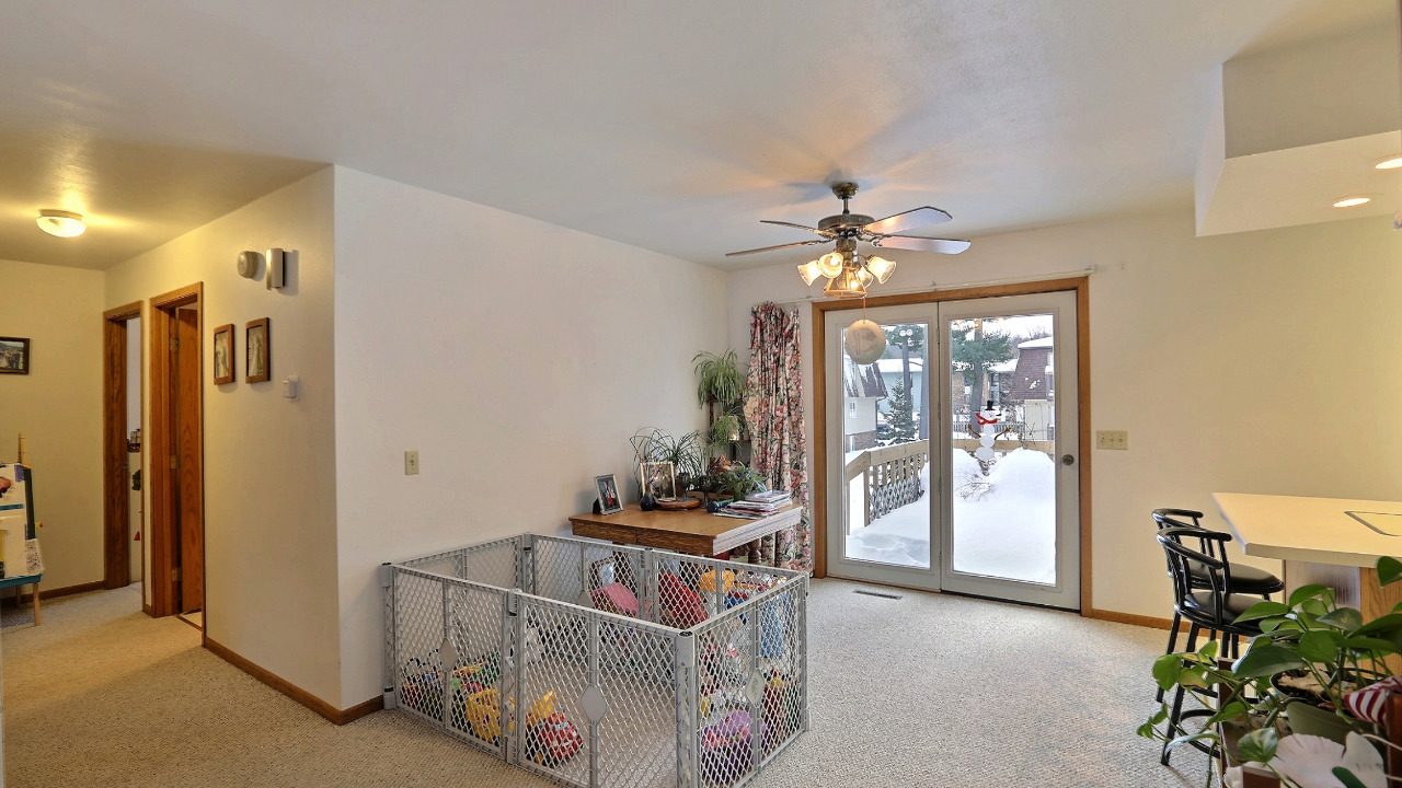 Dining_and_Hall2_15577690