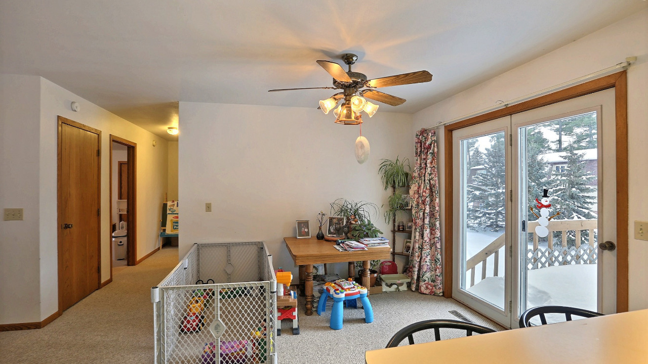 Dining_and_Hall_15577698