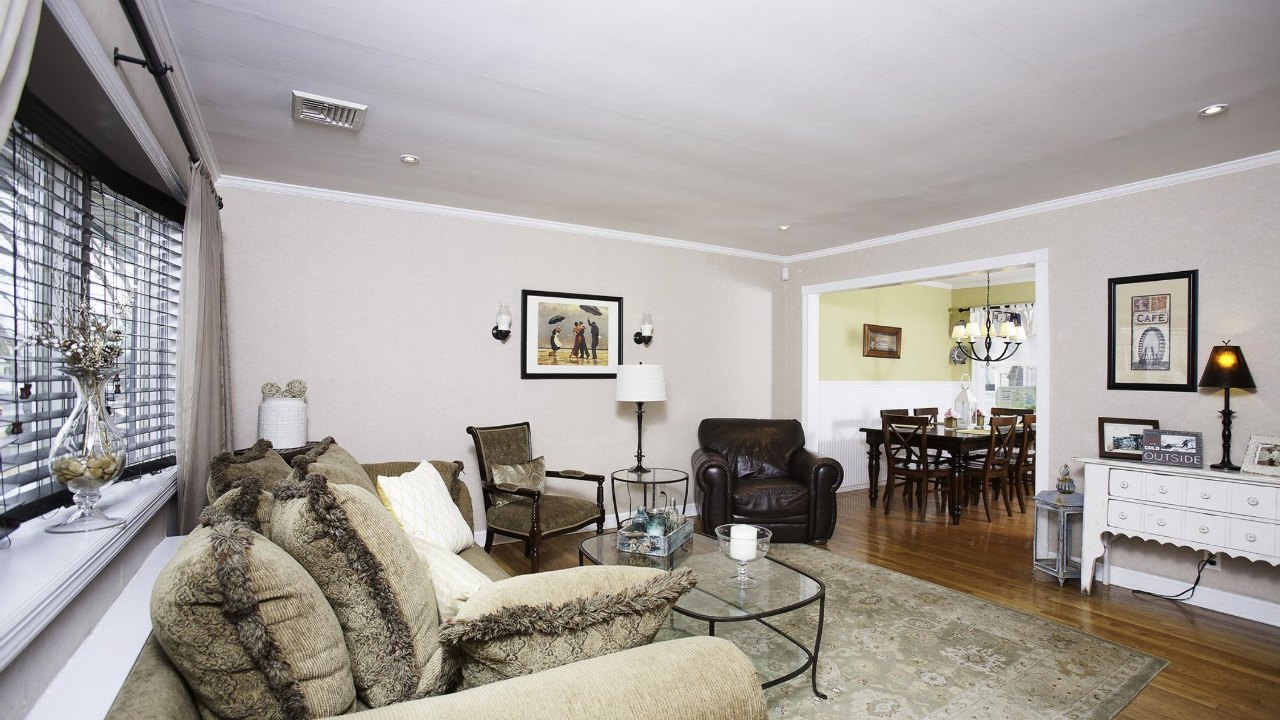 95 Intervale Avenue, Farmingdale, NY, 11735 Scene 2