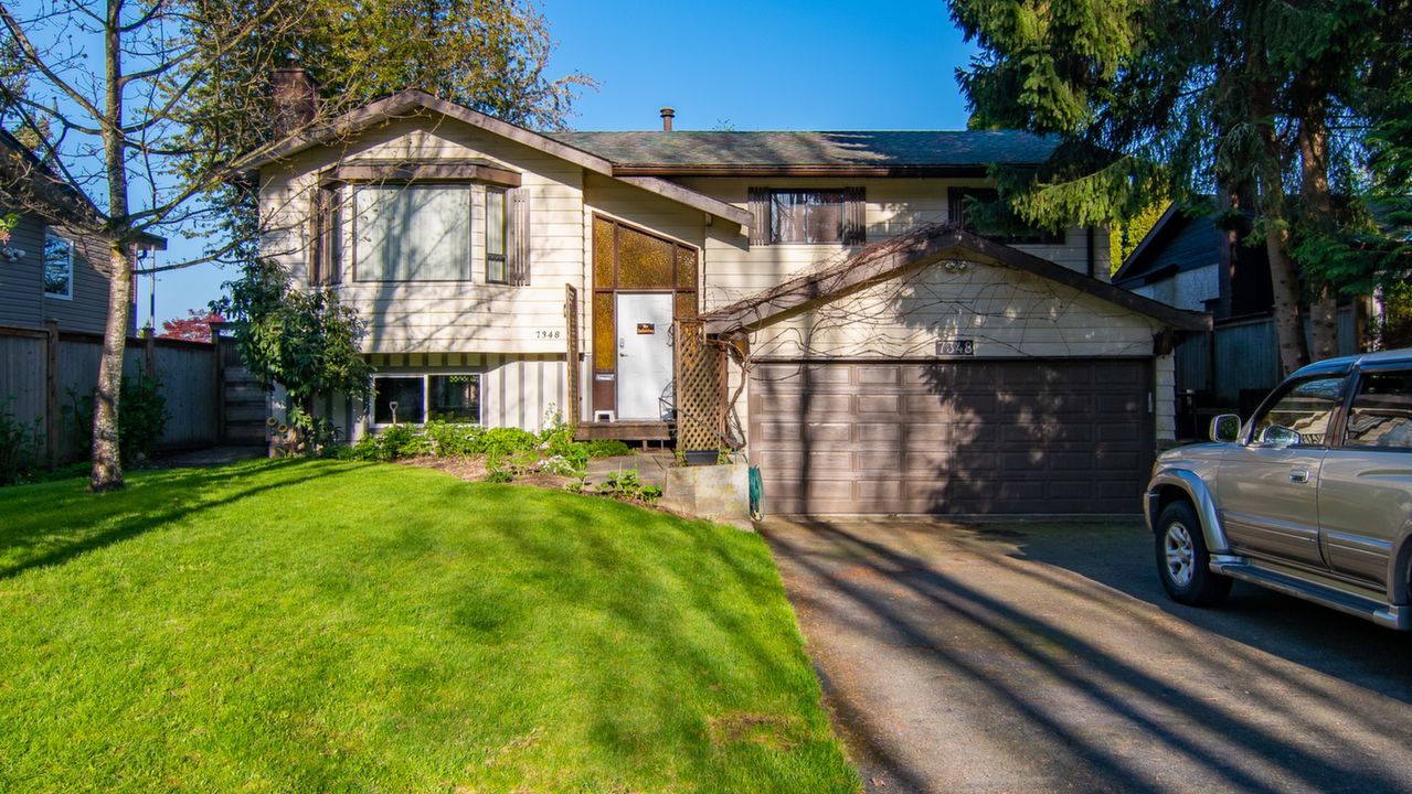 7348 Todd Crescent, Surrey, BC, V3W 7N6 Scene 1