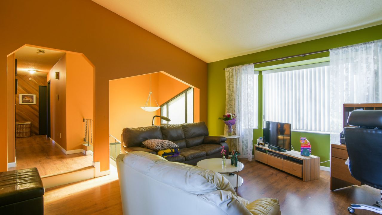 7348 Todd Crescent, Surrey, BC, V3W 7N6 Scene 2