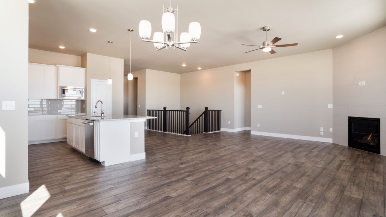 6369Rowd Dr_003
