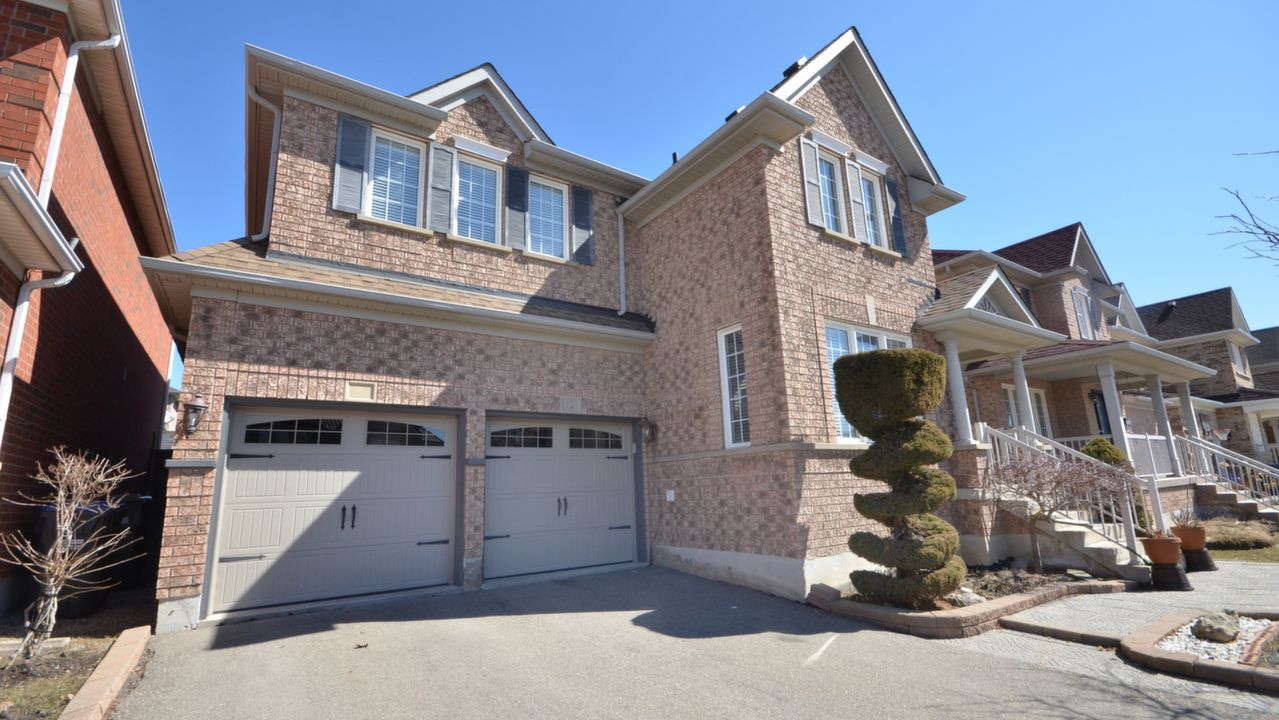 12 Ferncroft, Brampton, ON, L7A 2Z6 Scene 2