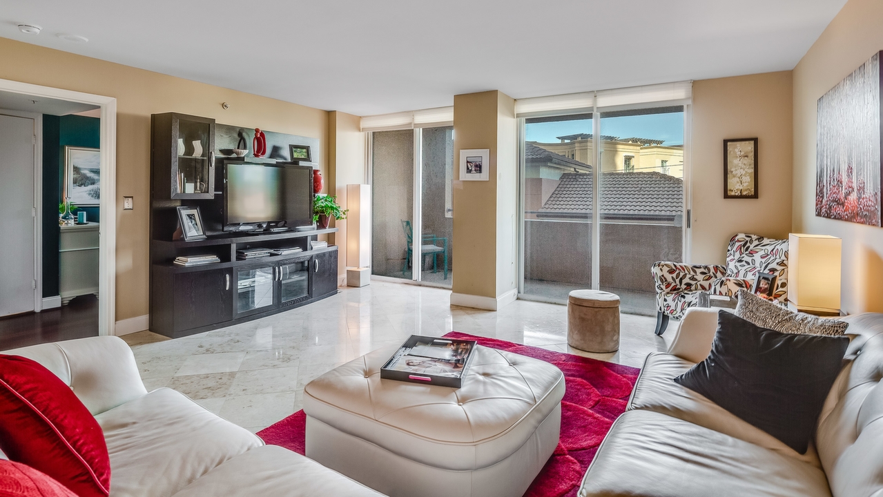 Yacht-Club-#301-02