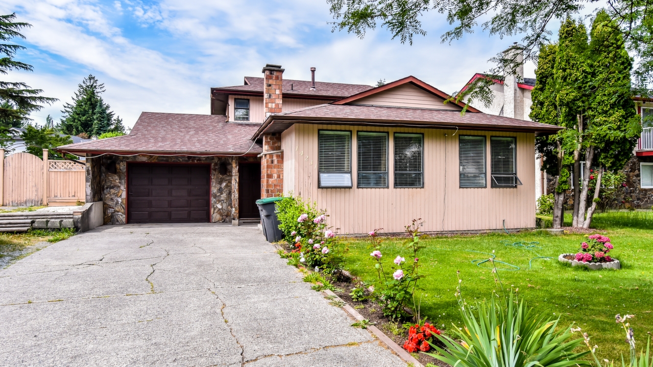 14231 72A Ave, Surrey, BC, V3W 7S9 Scene 1