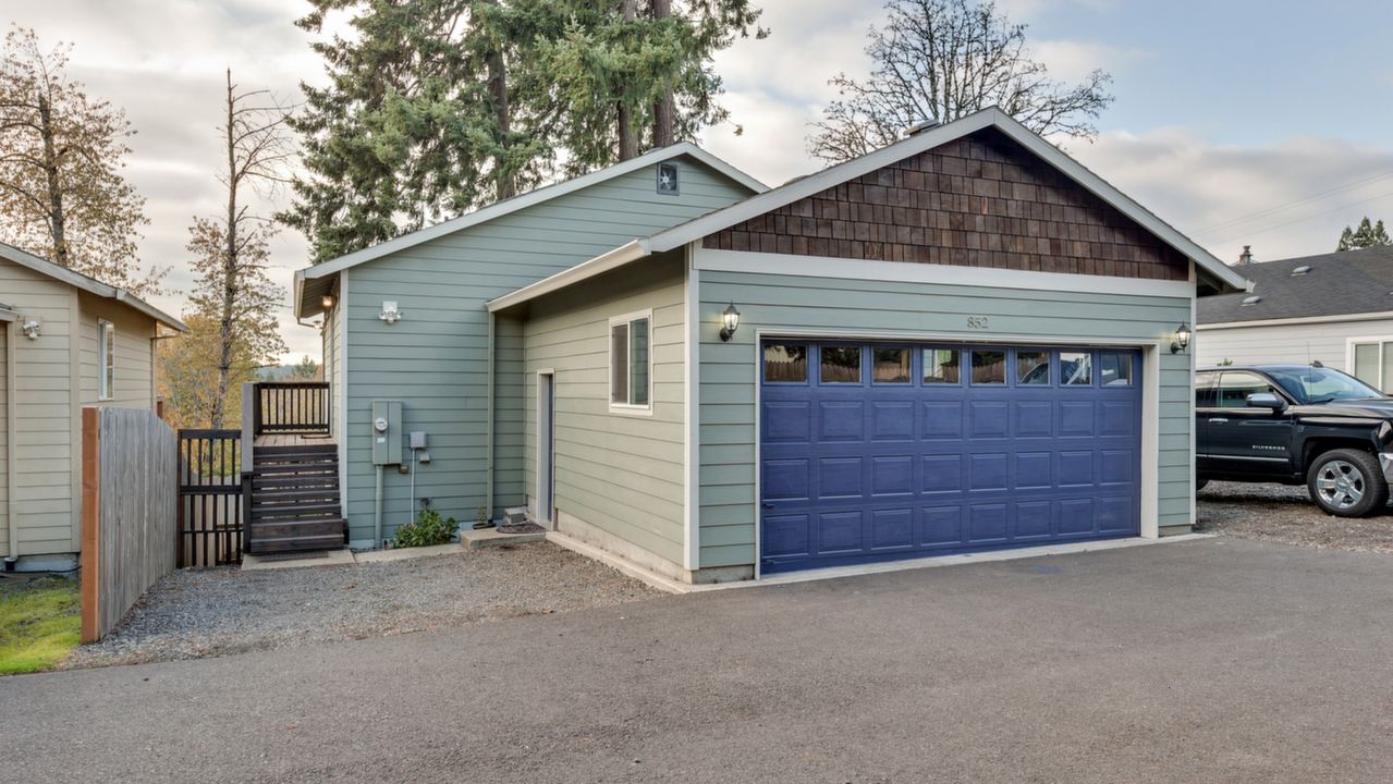 852 SE 4th Ave, Estacada, OR, 97023 Scene 1