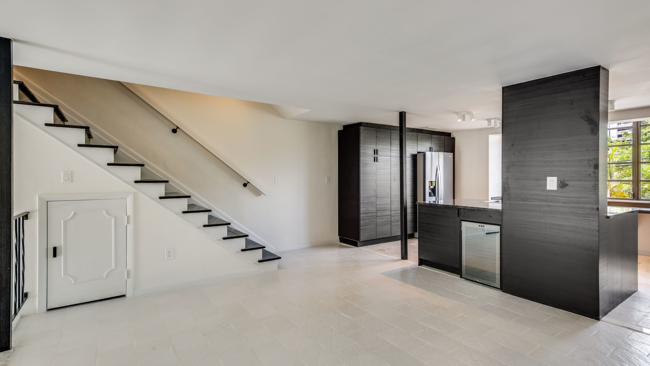1514-NE-105th-St-02