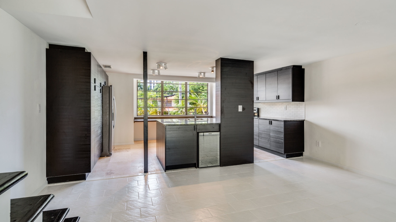 1514-NE-105th-St-04