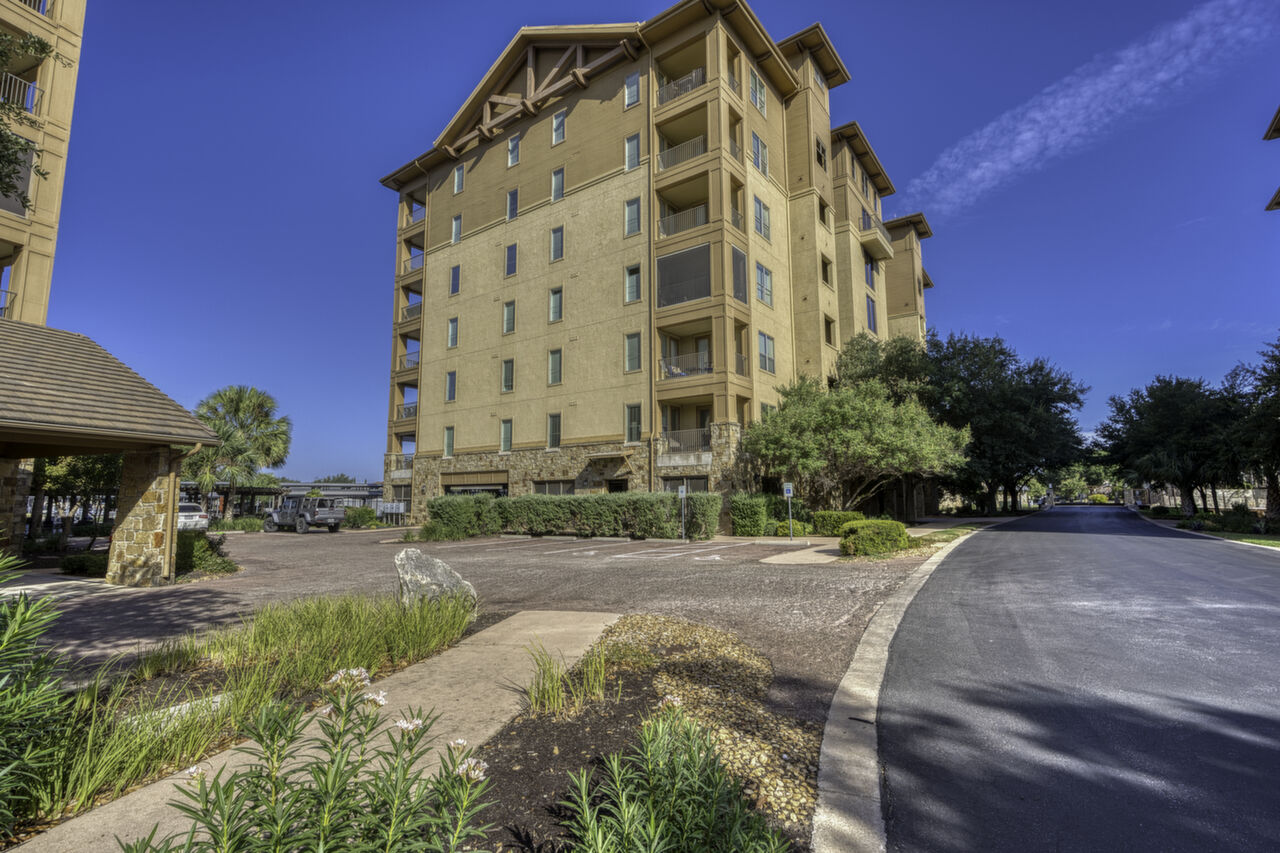 1000 The Cape #31, Horseshoe Bay, TX, 78657 Scene 3