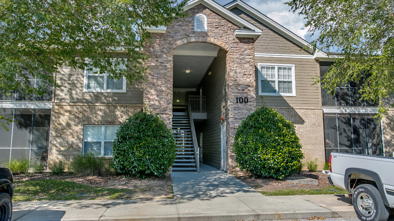 Park Ave #102, Foley, AL, 11111 Scene 3