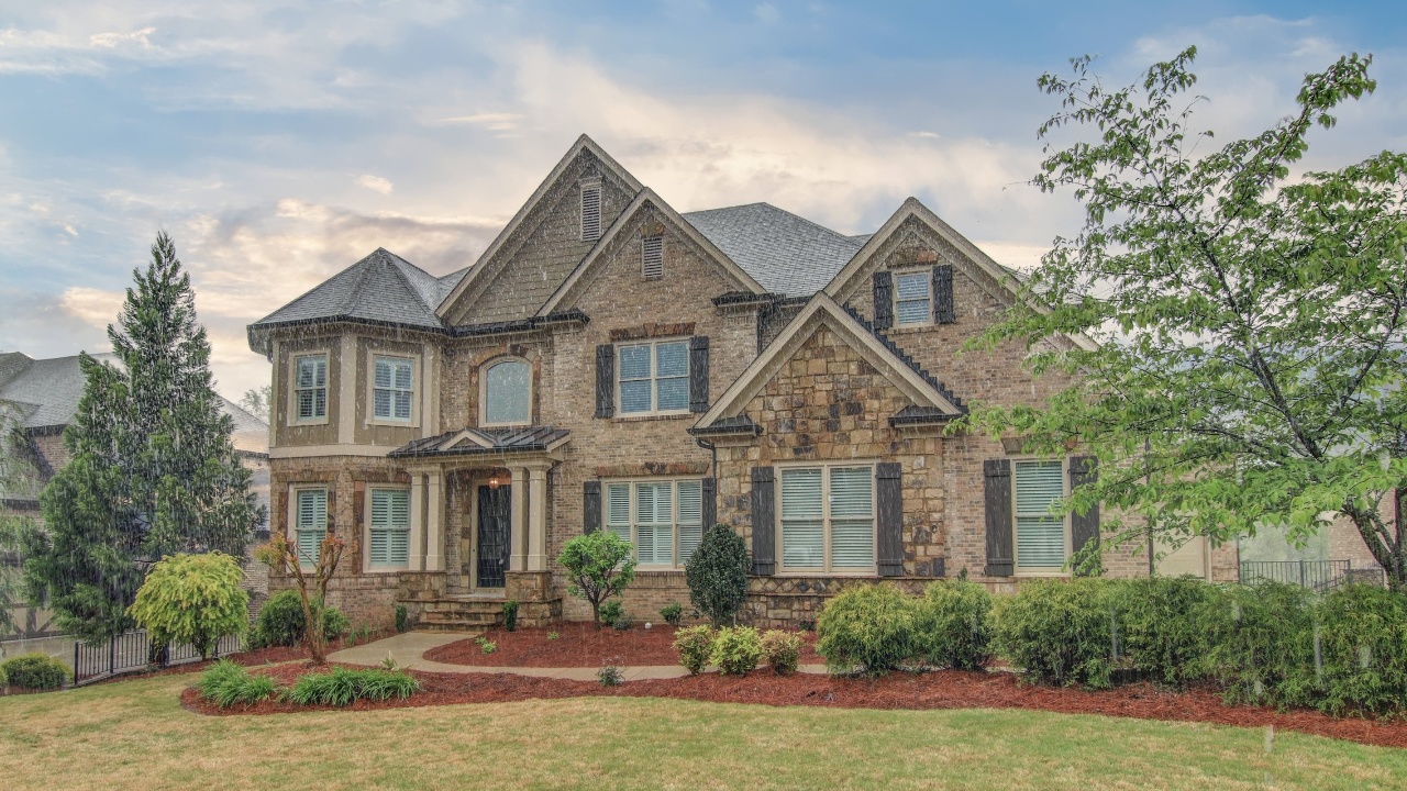 Front of House/Covered Entrance