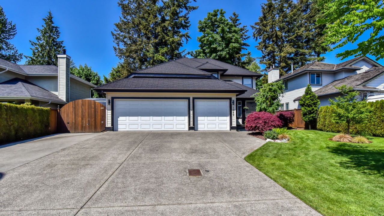 5743 186A St., Surrey, BC, V3S 7N2 Scene 1