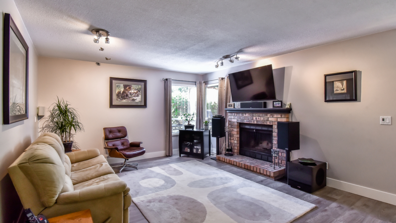 5743 186A St., Surrey, BC, V3S 7N2 Scene 2