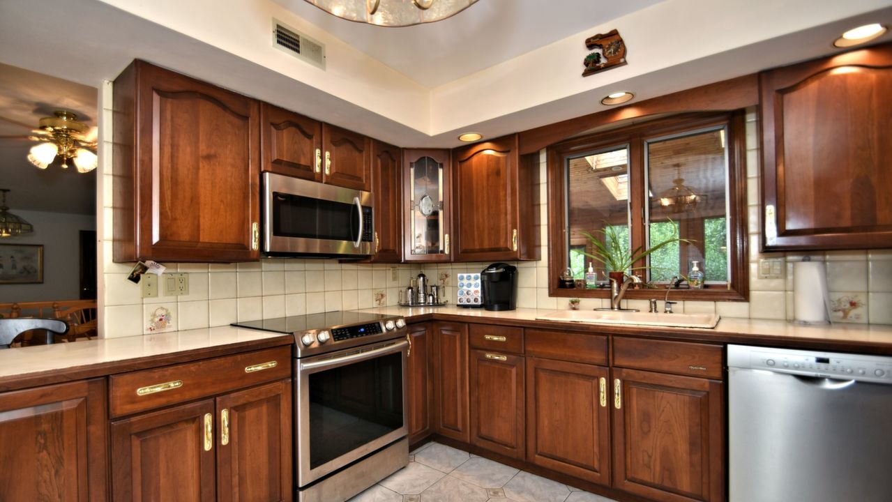 1153 W County Line Rd, Chalfont, PA, 18914 Scene 3