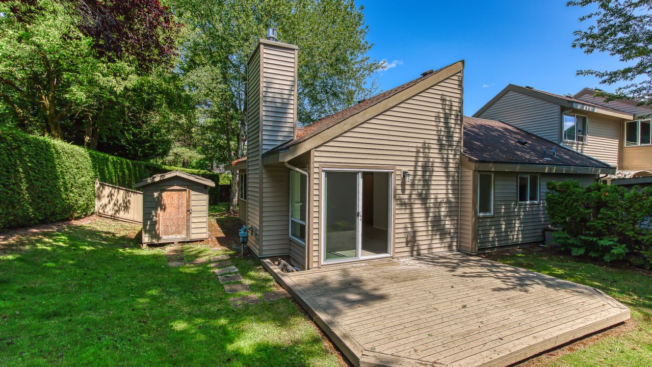 6037 E Greenside Dr, Cloverdale, BC, V3S 5M8 Scene 3