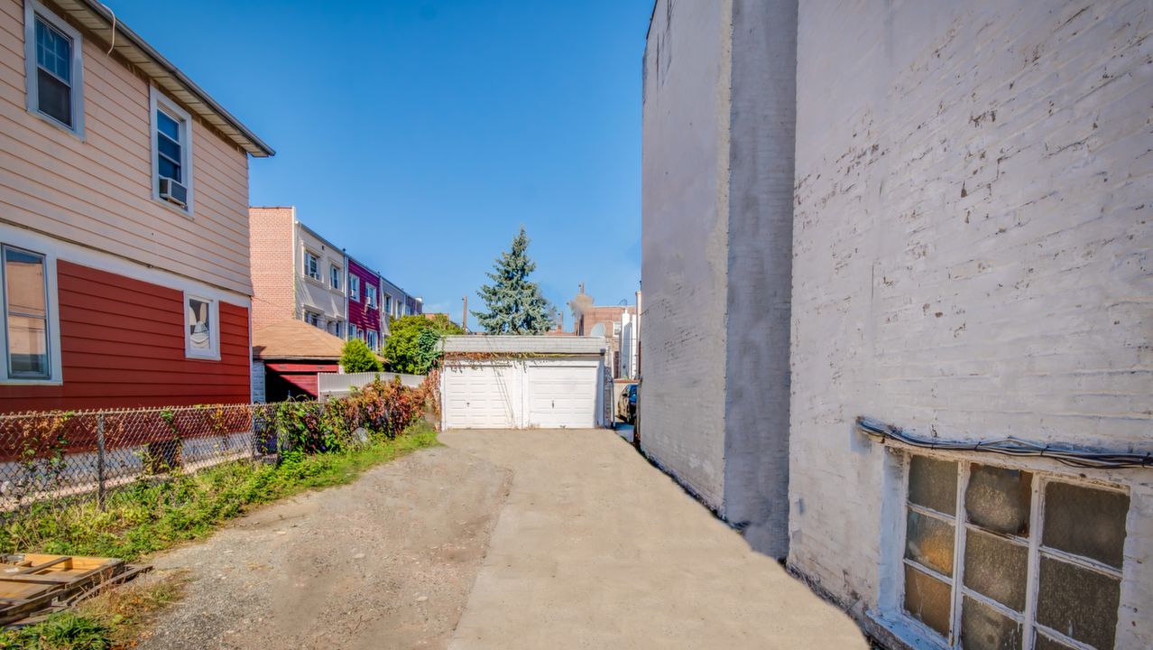 475 Avenue Y, Brooklyn, NY, 11223 Scene 4