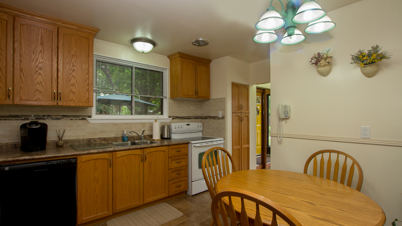 7 Birch Rd, Brampton, ON, L6T 2K8 Scene 2