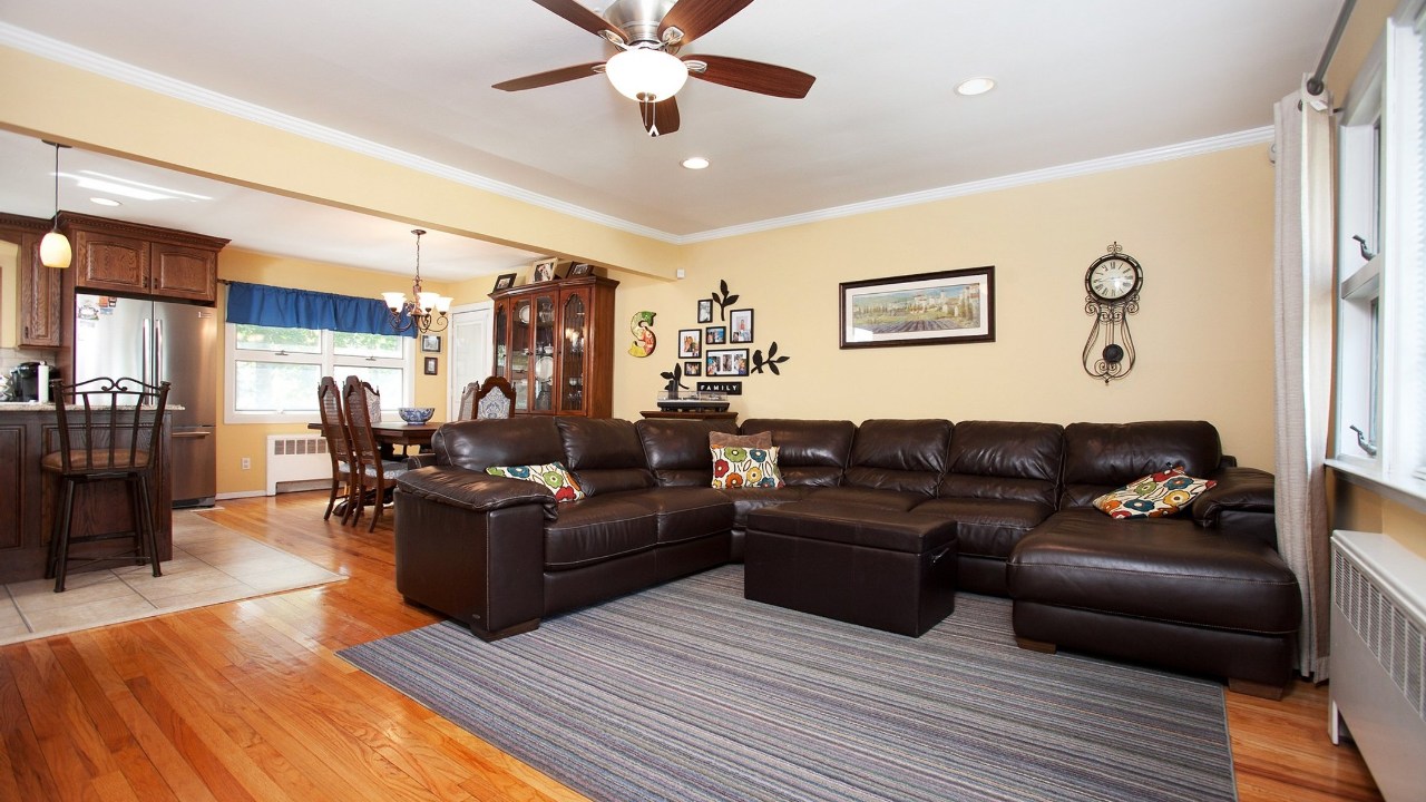 3 Hawthorne Street, Farmingdale, NY, 11735 Scene 3