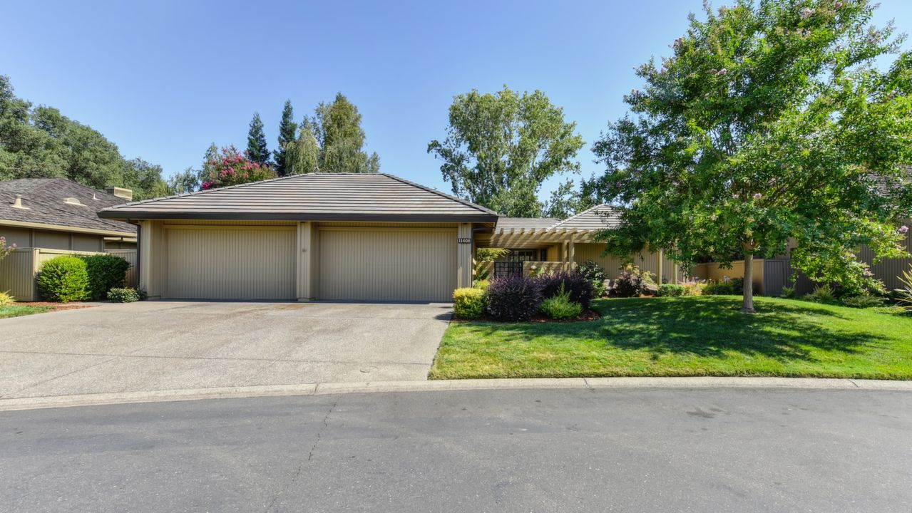 11408 Huntington Village Lane, Gold River, CA, 95670 Scene 1