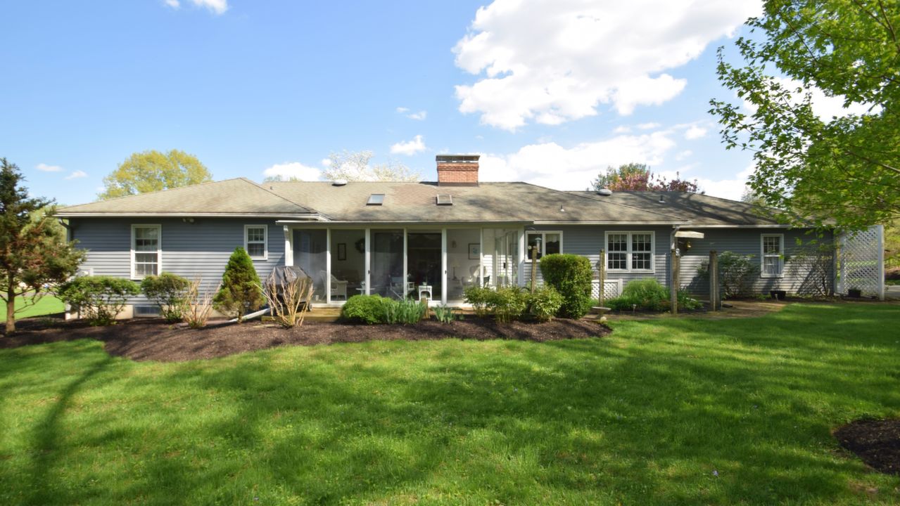 16 Hillside Ln, New Hope, PA, 18938 Scene 1