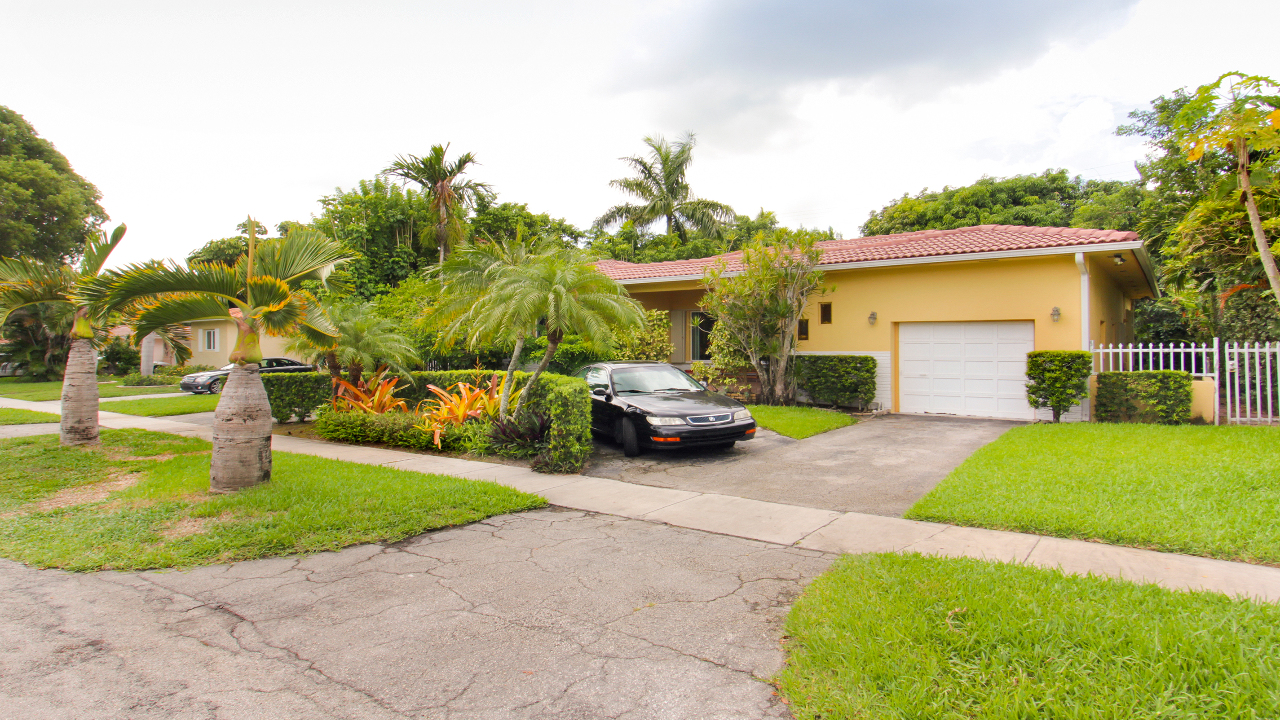 1242-NE-104th-St-01
