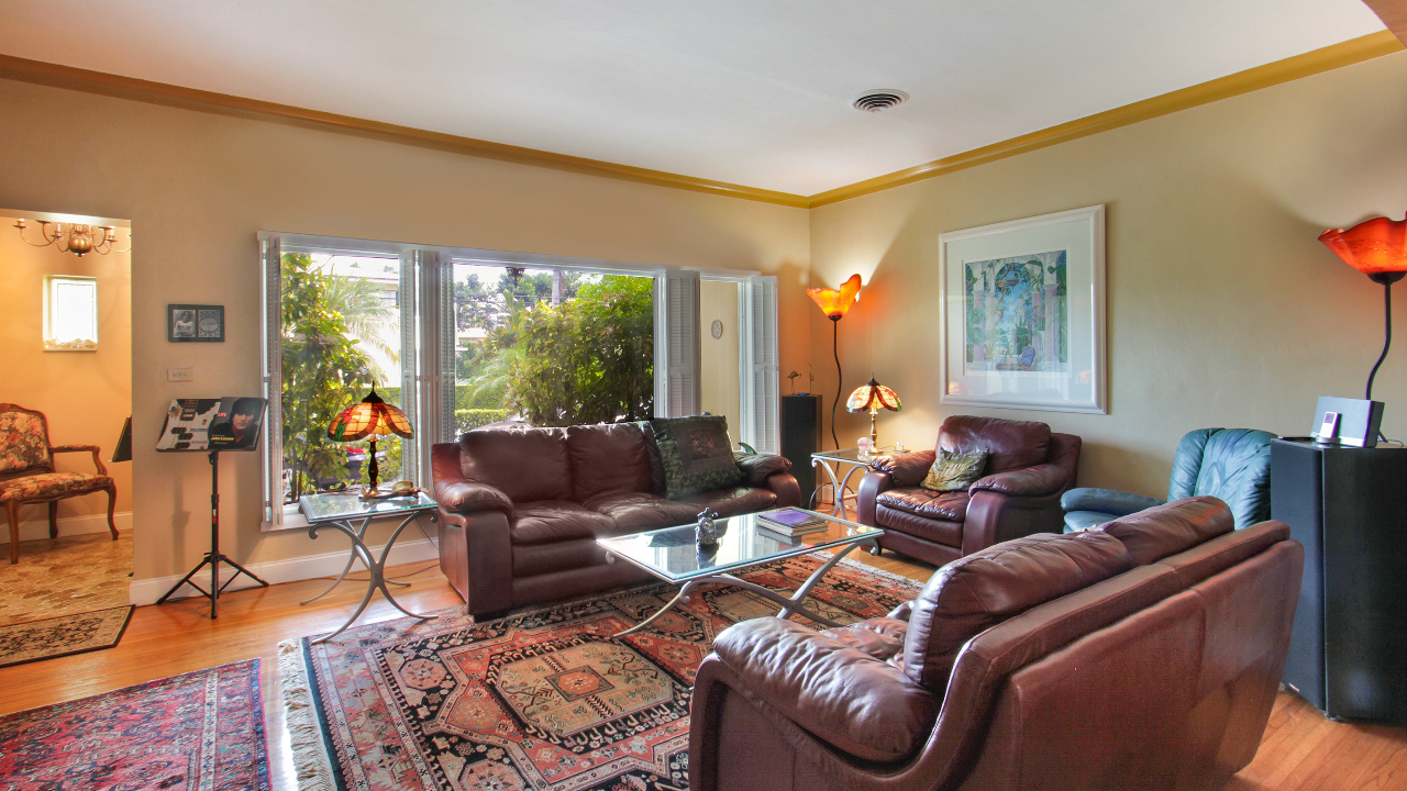 1242-NE-104th-St-03