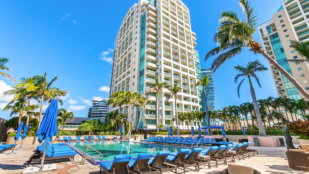 Ritz-Carlton-#1506-01