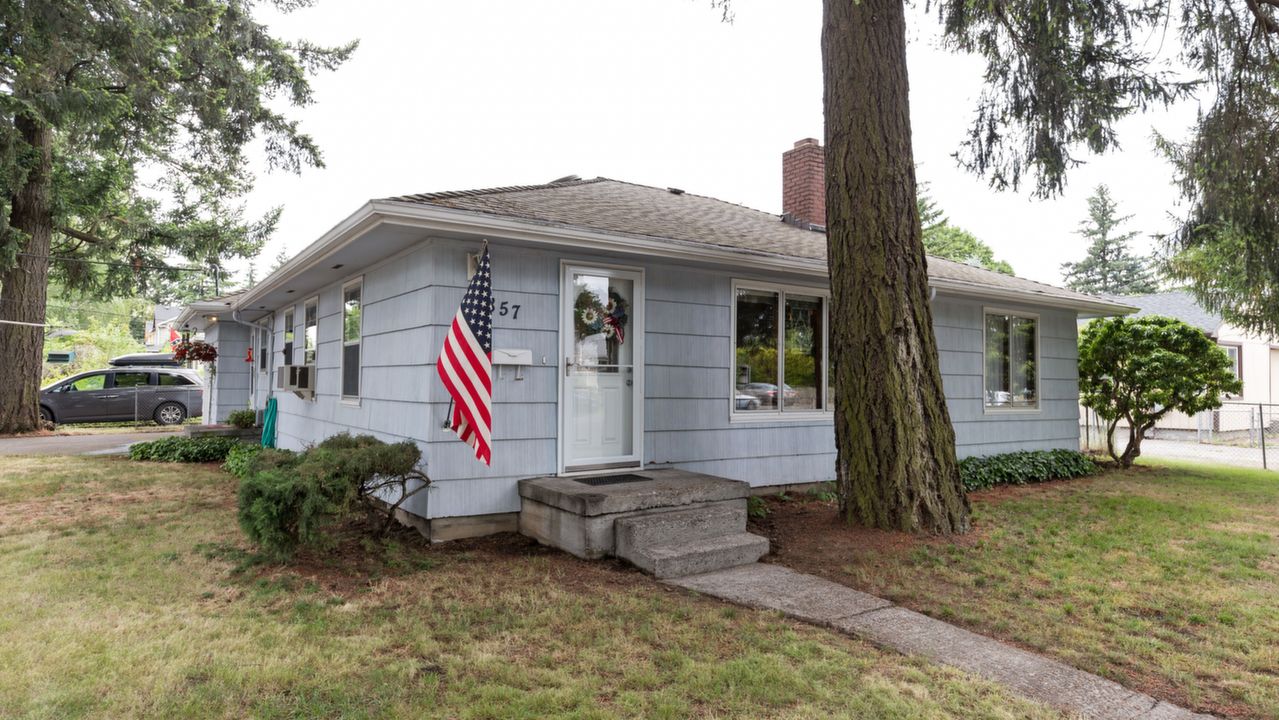 7857 SE 72nd Ave, Portland, OR, 97206 Scene 1