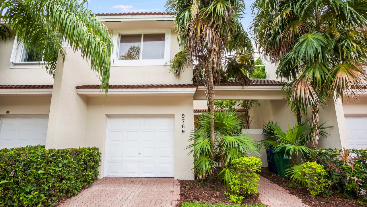 9769-NW-45th-Ln-02