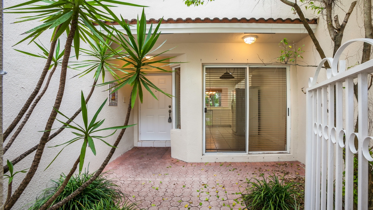 9769-NW-45th-Ln-04