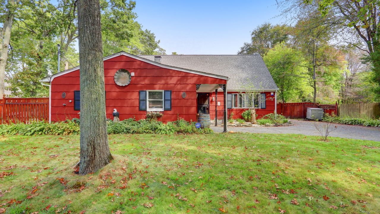 56 Bayonne Ave, Islip, NY, 11722 Scene 2