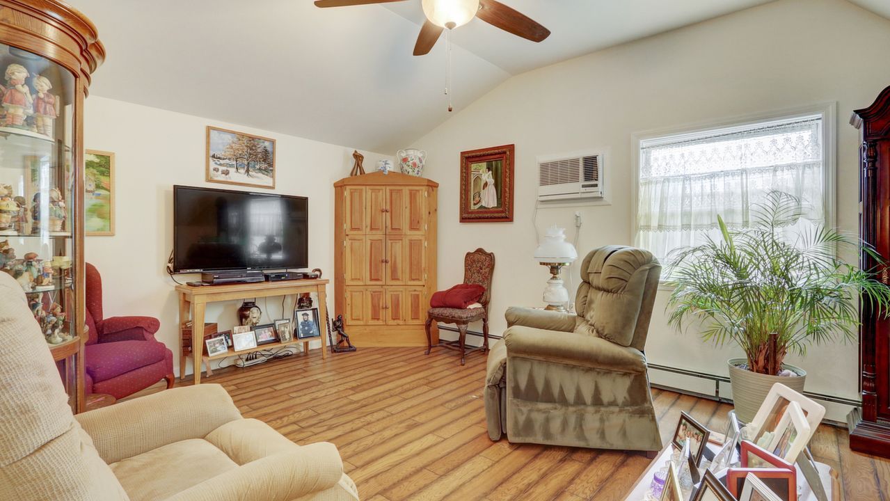 56 Bayonne Ave, Islip, NY, 11722 Scene 3