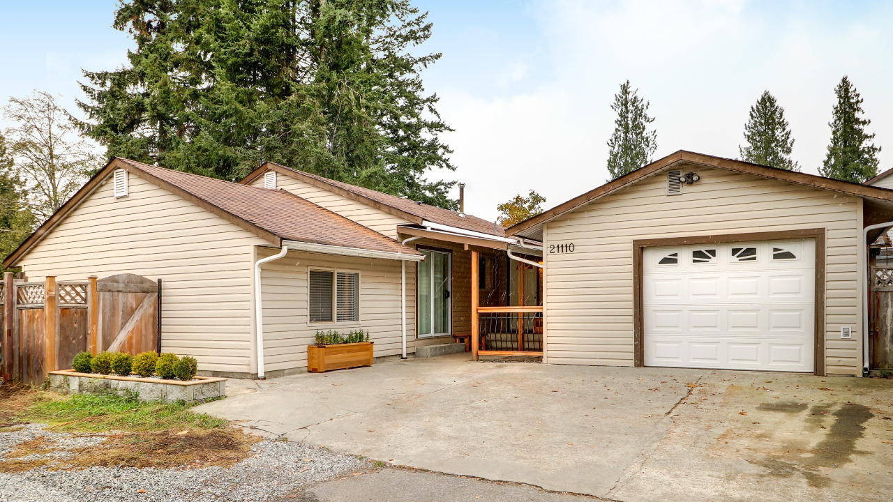 21110 PENNY LANE, Maple Ridge, BC, V2X 8Z2 Scene 1