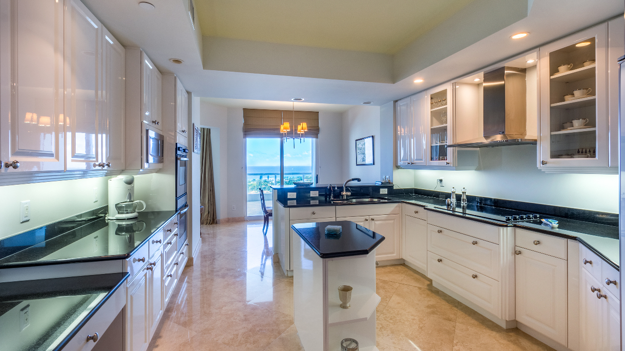 Spacious Kitchen