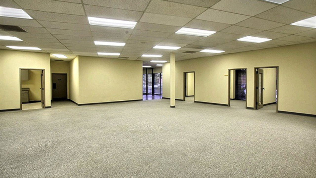 Suite 490 View to Entrance