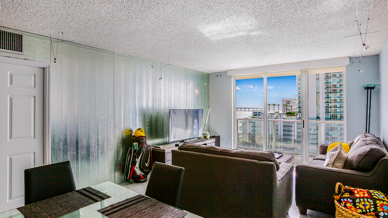 Mark-On-Brickell-#905-03