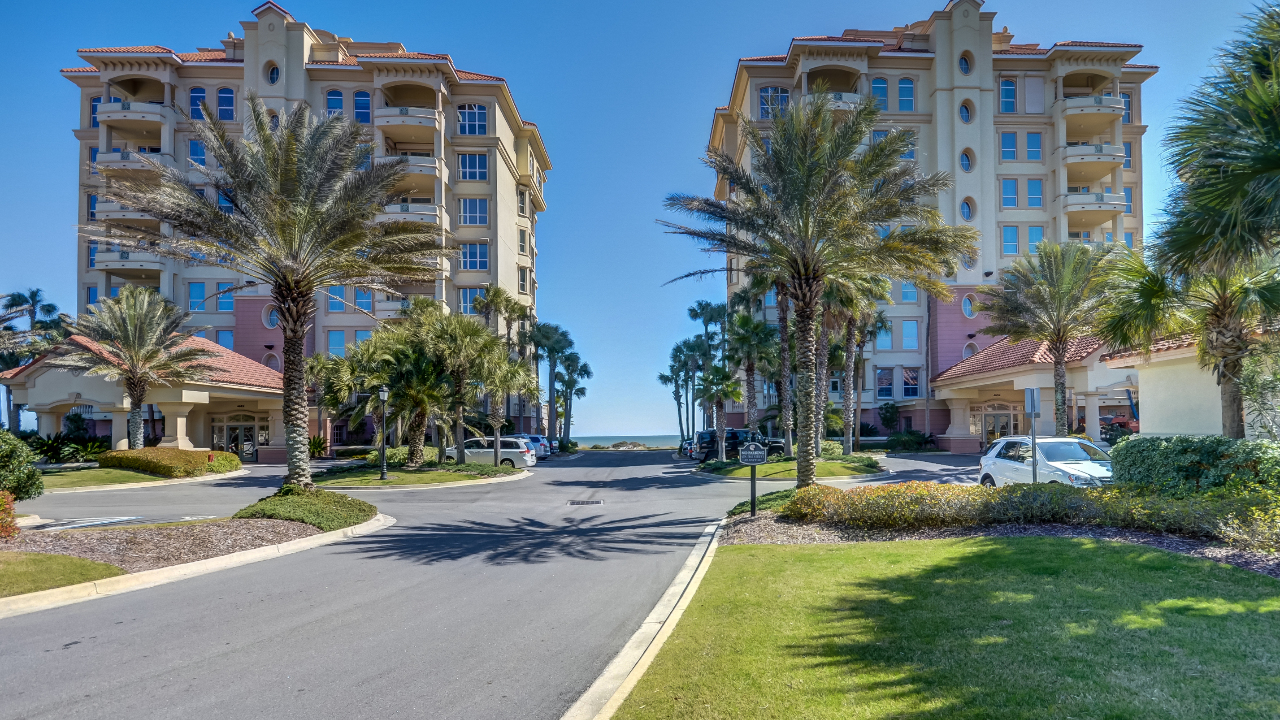 Front of Carlton Dunes