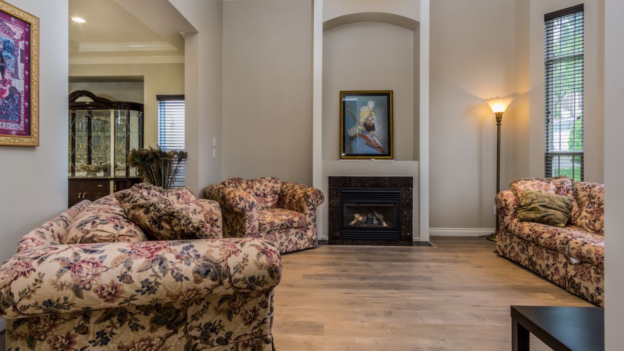 12039 101A AVENUE, Surrey, BC, V3V 2Z7 Scene 2