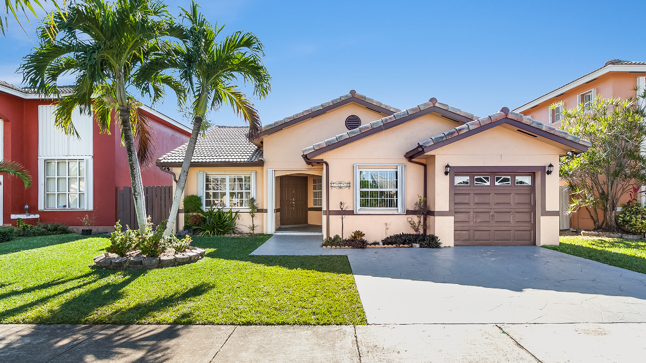15756-SW-76th-Ter-01