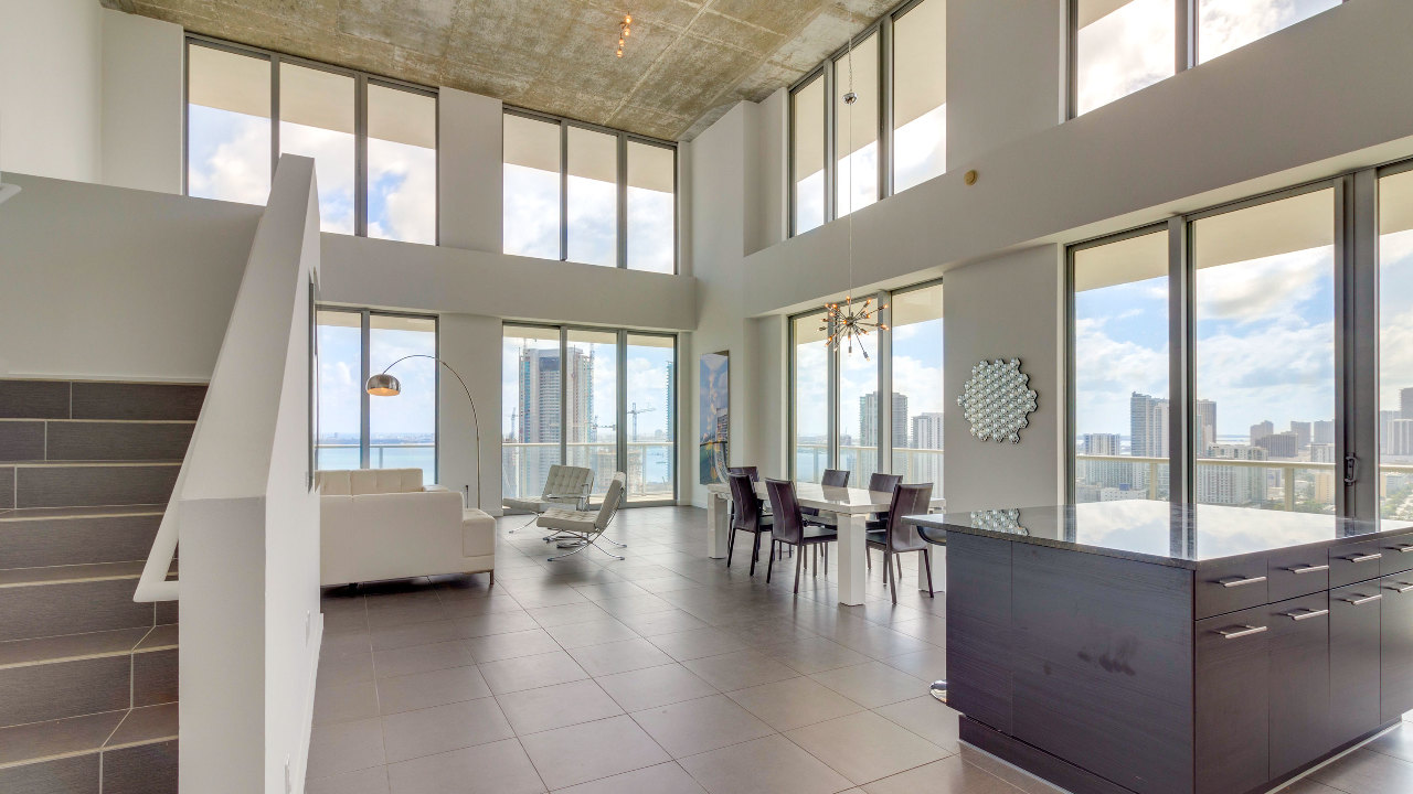 3470-E-Coast-Ave-PH206-01