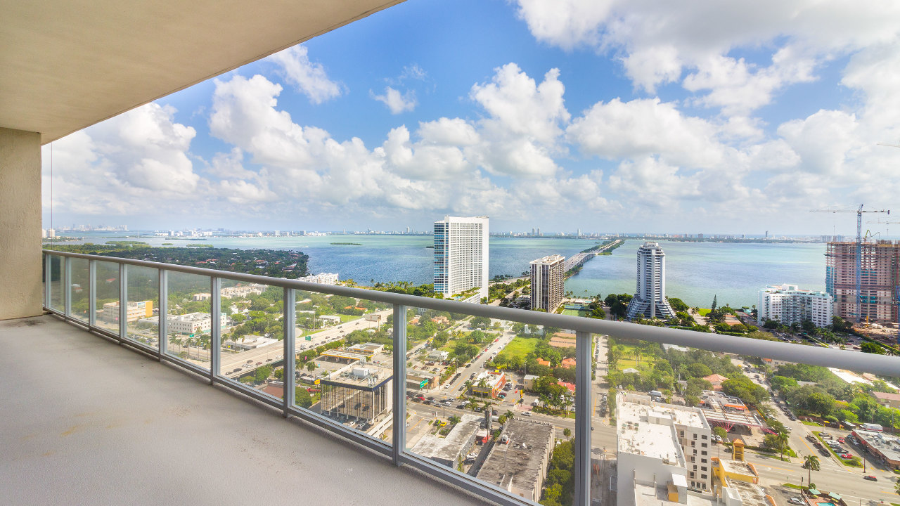 3470-E-Coast-Ave-PH206-03